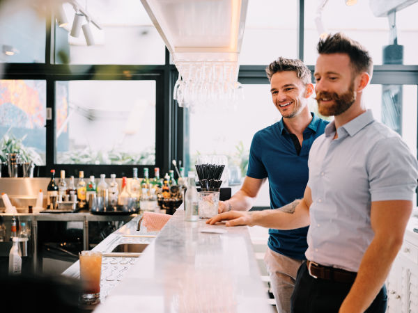 Alan and Finlay having a drink