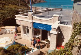picture of cafe and beach