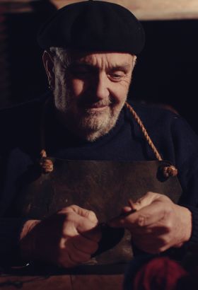 Pêche qui tricote les mailles de Jersey