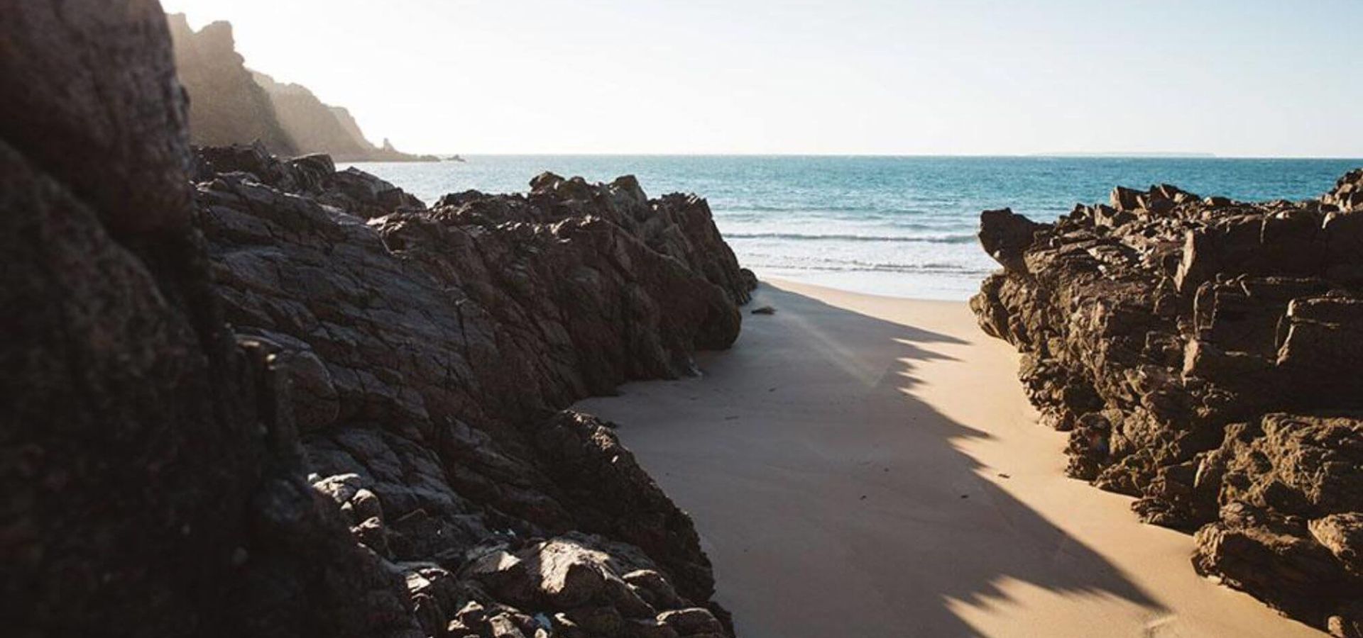 Cave sur la plage de Plémont
